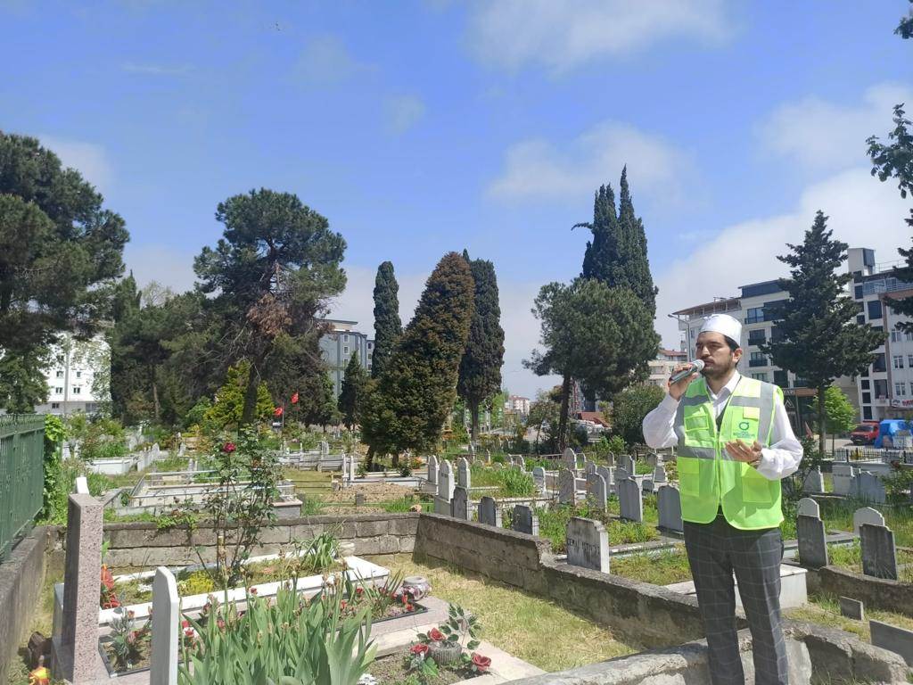 KABRİSTANLIKLARDA KUR’ANI KERİM TİLAVETİ